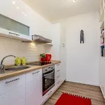 2 Bedroom Lovely In