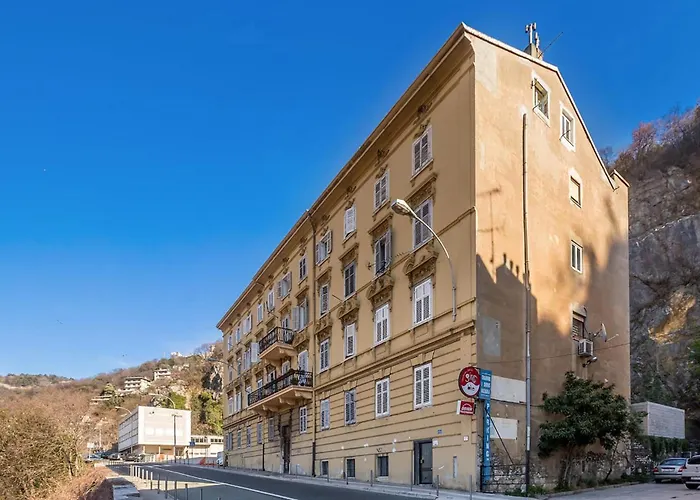 Awesome In With Wifi Apartament Rijeka